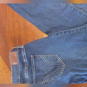 Hollister Men's Dark Blue Relaxed Jeans